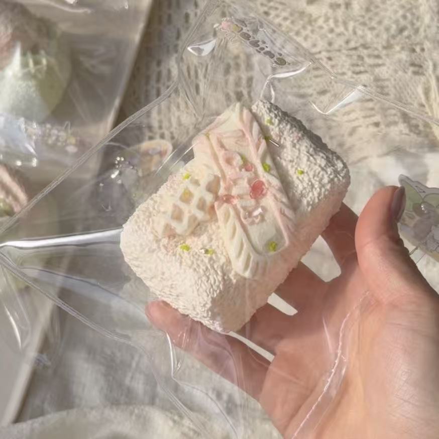 雪餅　白桃ミルクケーキ